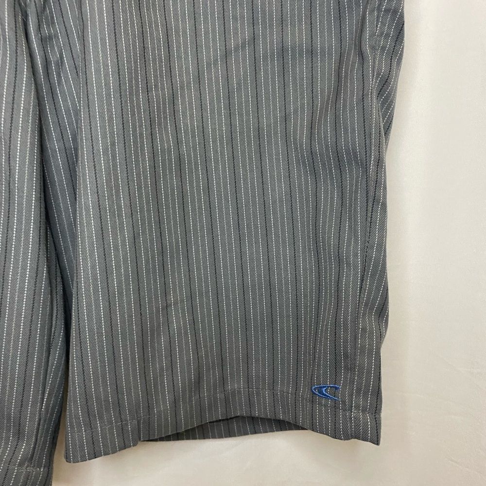 O’Neill gray striped shorts, size 31 - Picture 2 of 6
